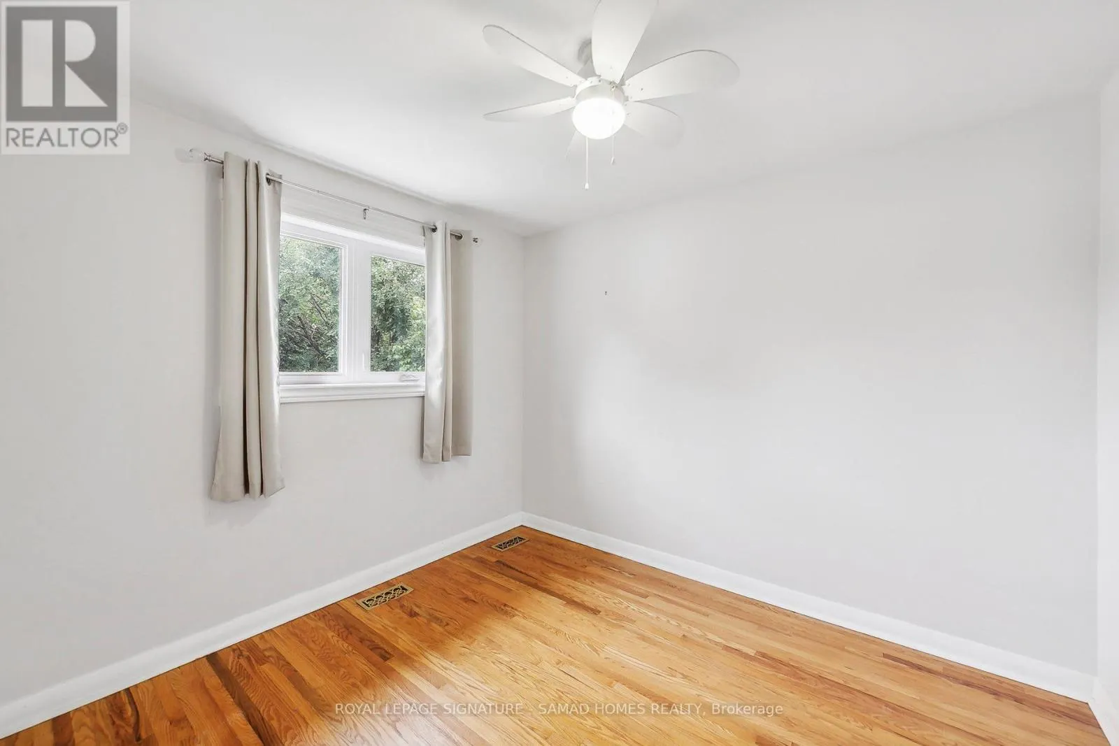 UPPER - 19 LANGSTONE CRESCENT