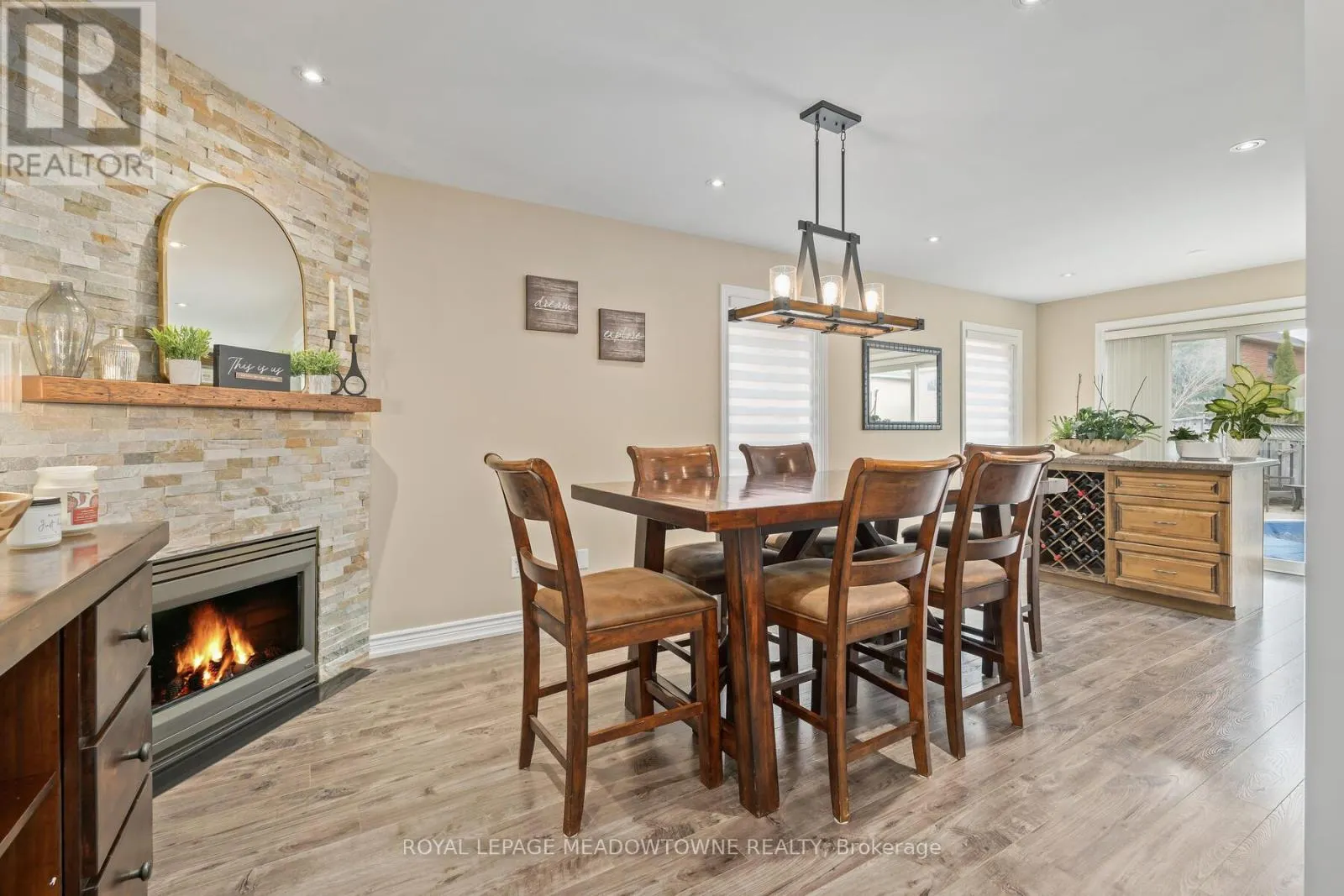 16 CHESTER CRESCENT S