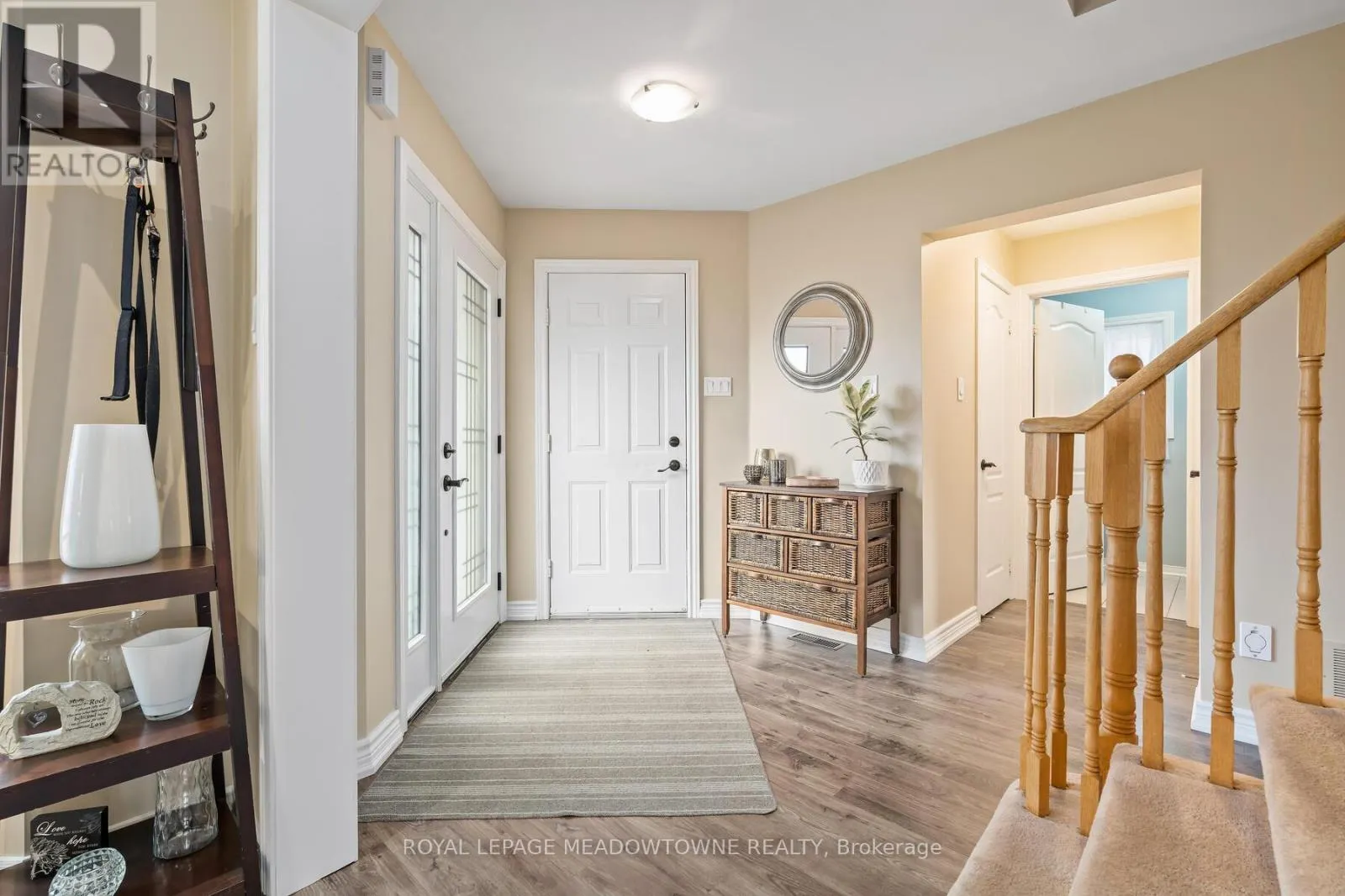 16 CHESTER CRESCENT S