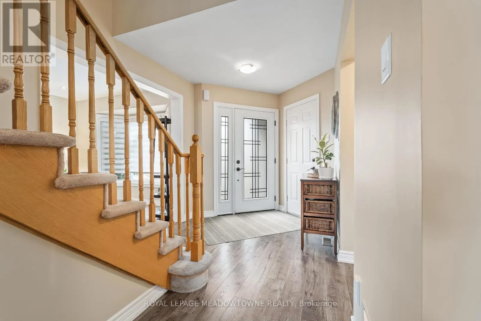 16 CHESTER CRESCENT S