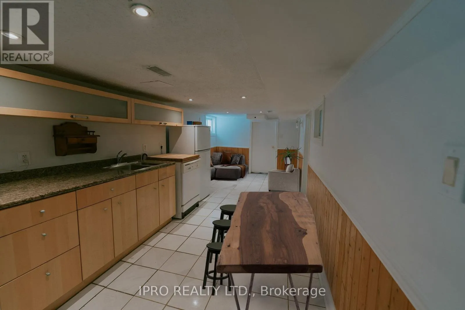 BASEMENT - 183 LIVINGSTONE AVENUE W