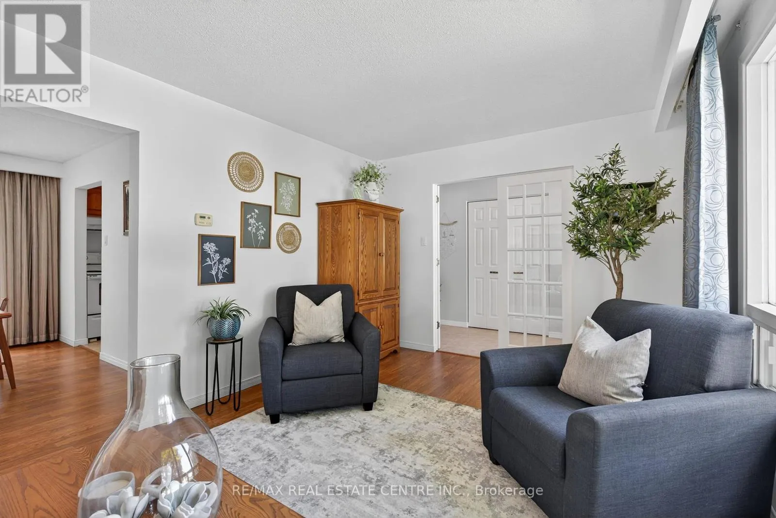 75 MAPLE CRESCENT