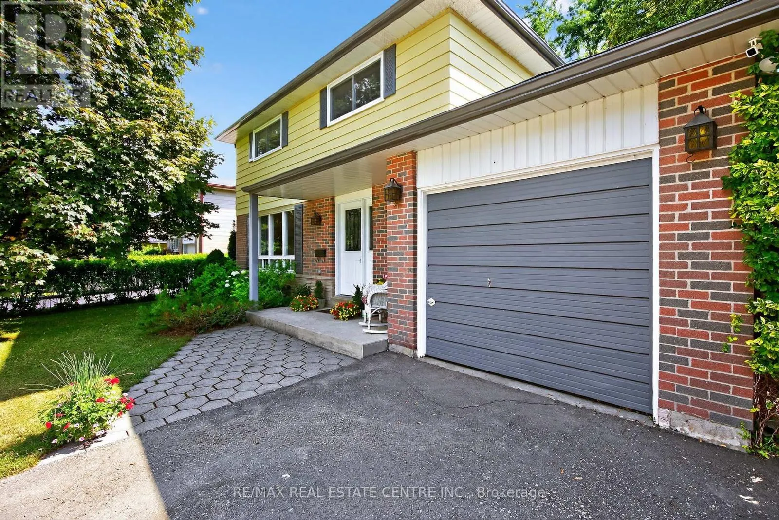 75 MAPLE CRESCENT