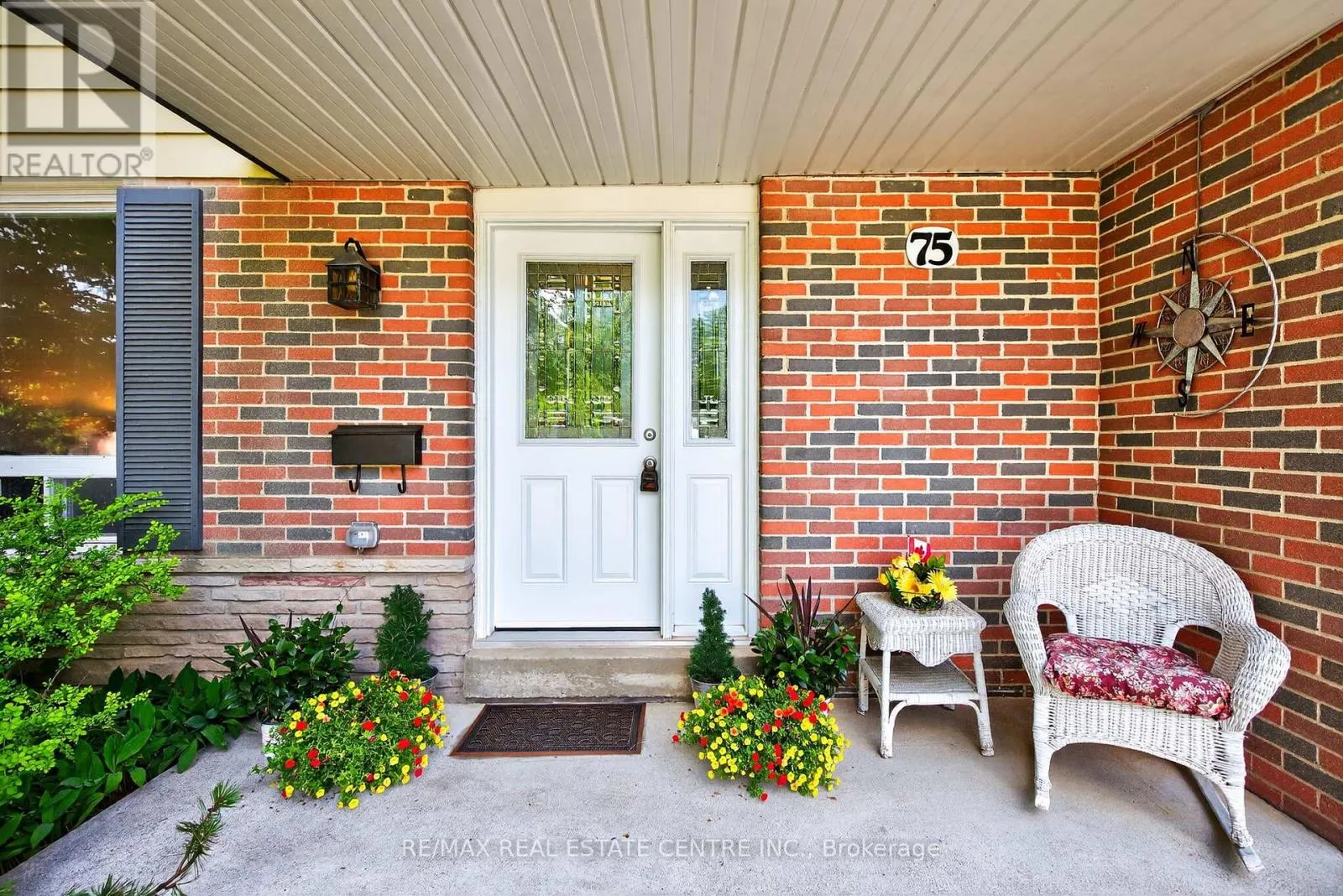 75 MAPLE CRESCENT