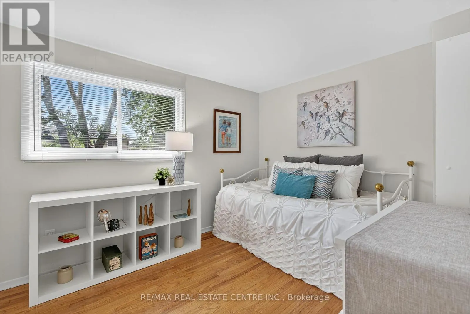 75 MAPLE CRESCENT