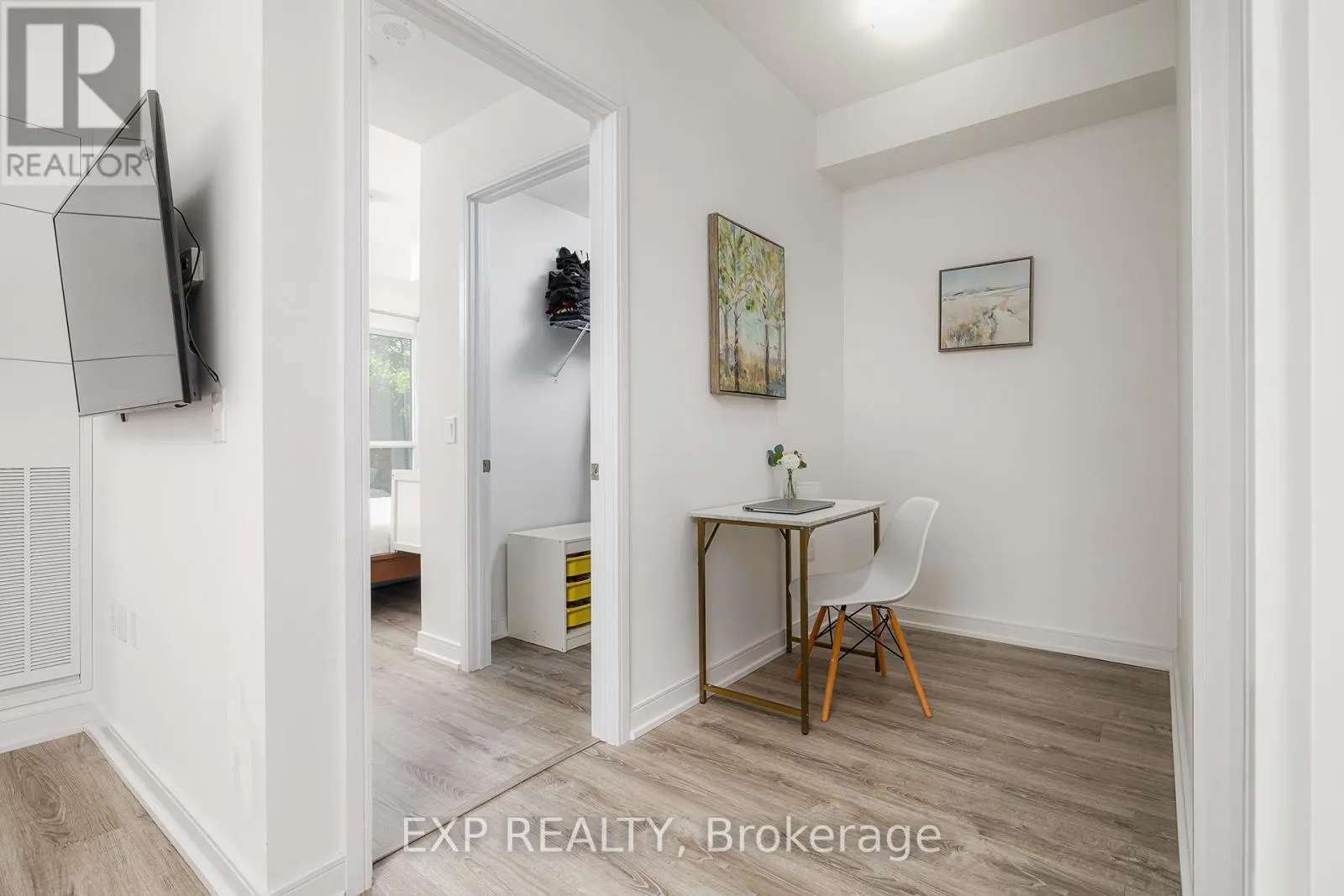310 - 25 NEIGHBOURHOOD LANE