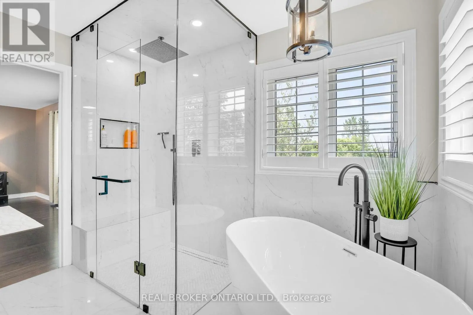 6 SILVER POND DRIVE