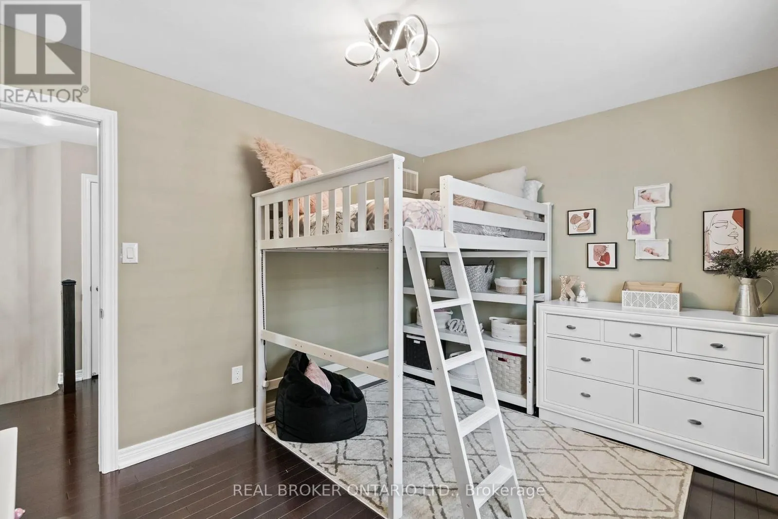 6 SILVER POND DRIVE