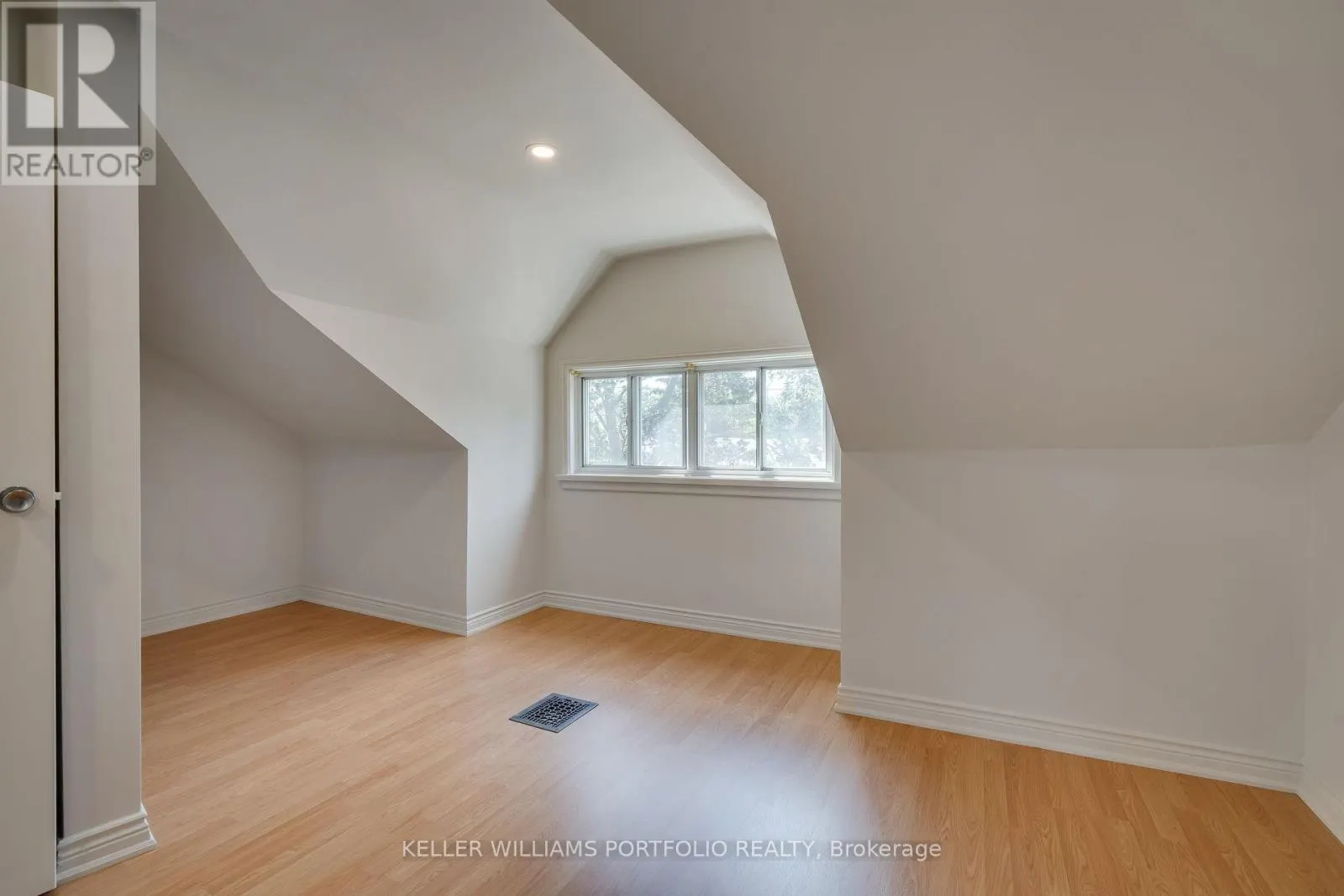 65 WESTHOLME AVENUE