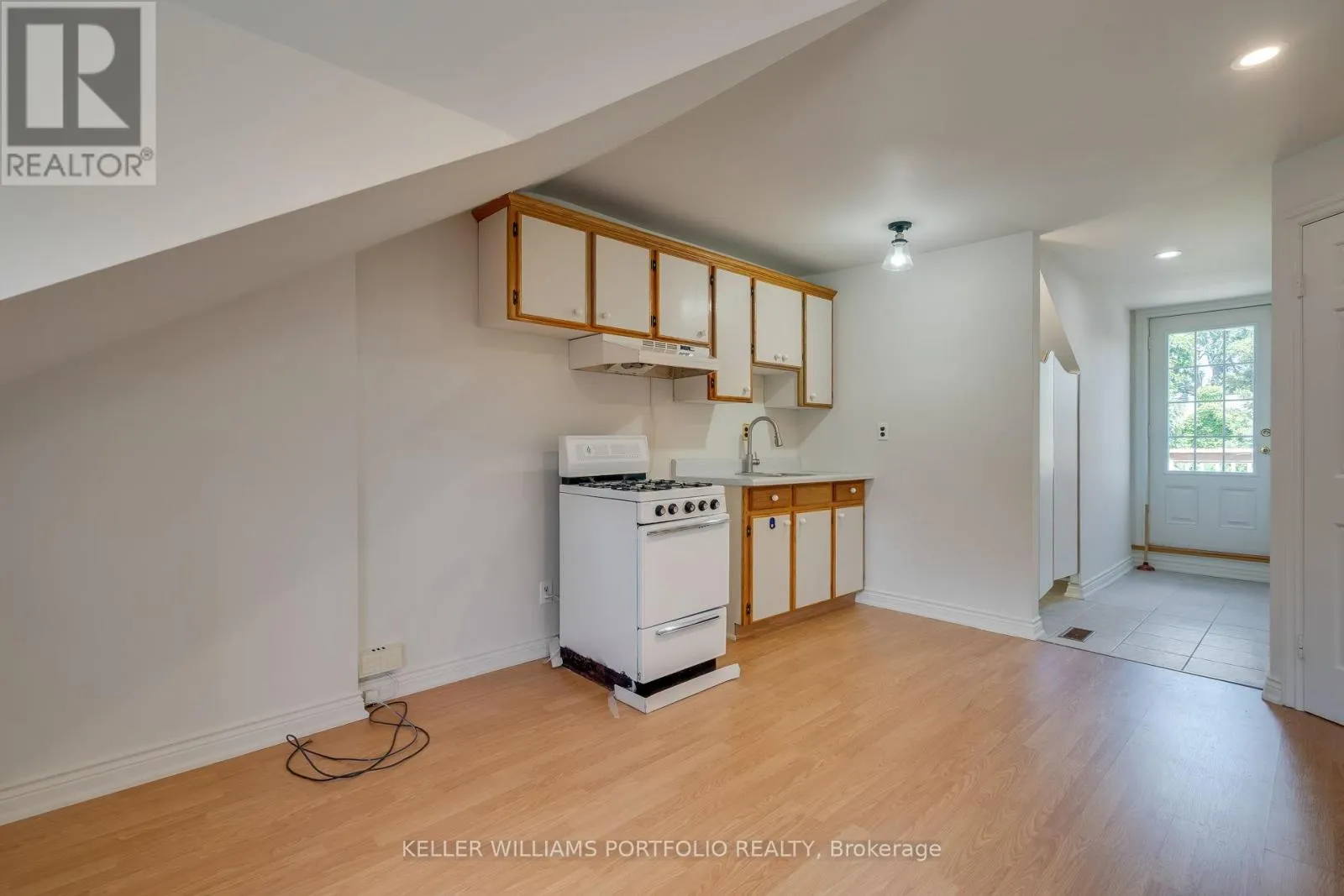 65 WESTHOLME AVENUE