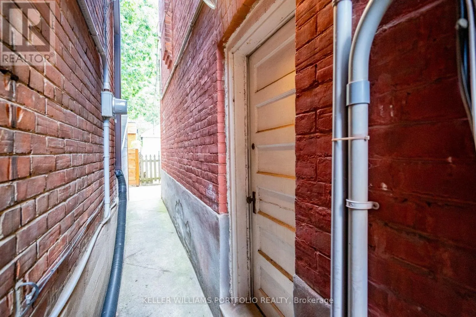 65 WESTHOLME AVENUE