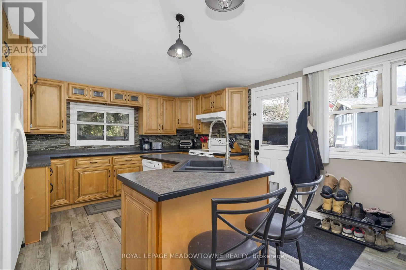 46 MAIN STREET S
