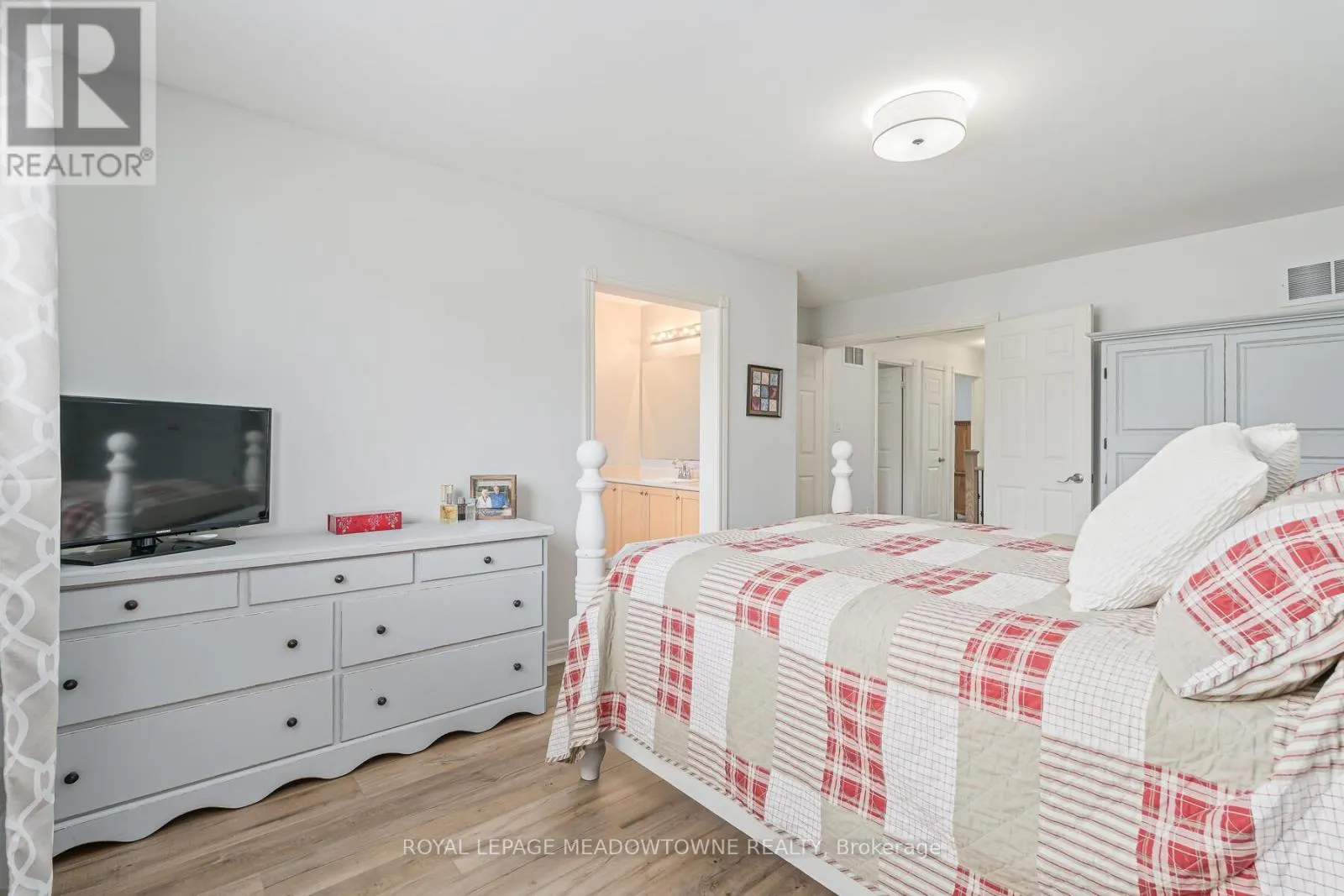 25 MILFOIL STREET