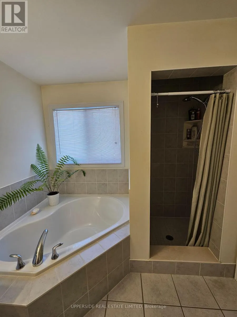 4 KINGSLEY ROAD S
