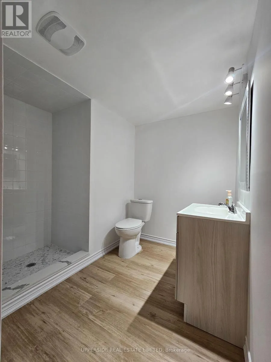 4 KINGSLEY ROAD S