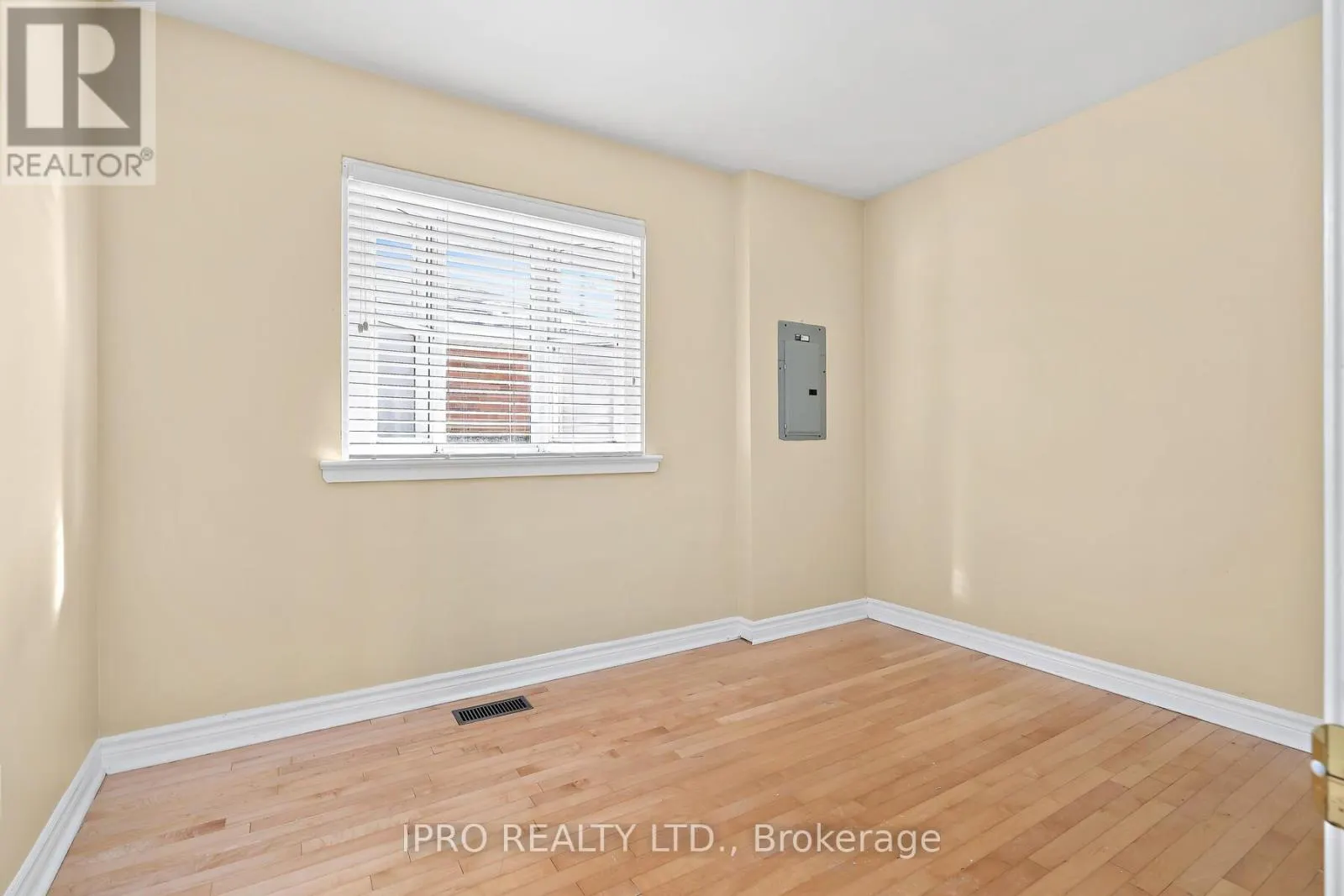 7 REXWAY DRIVE