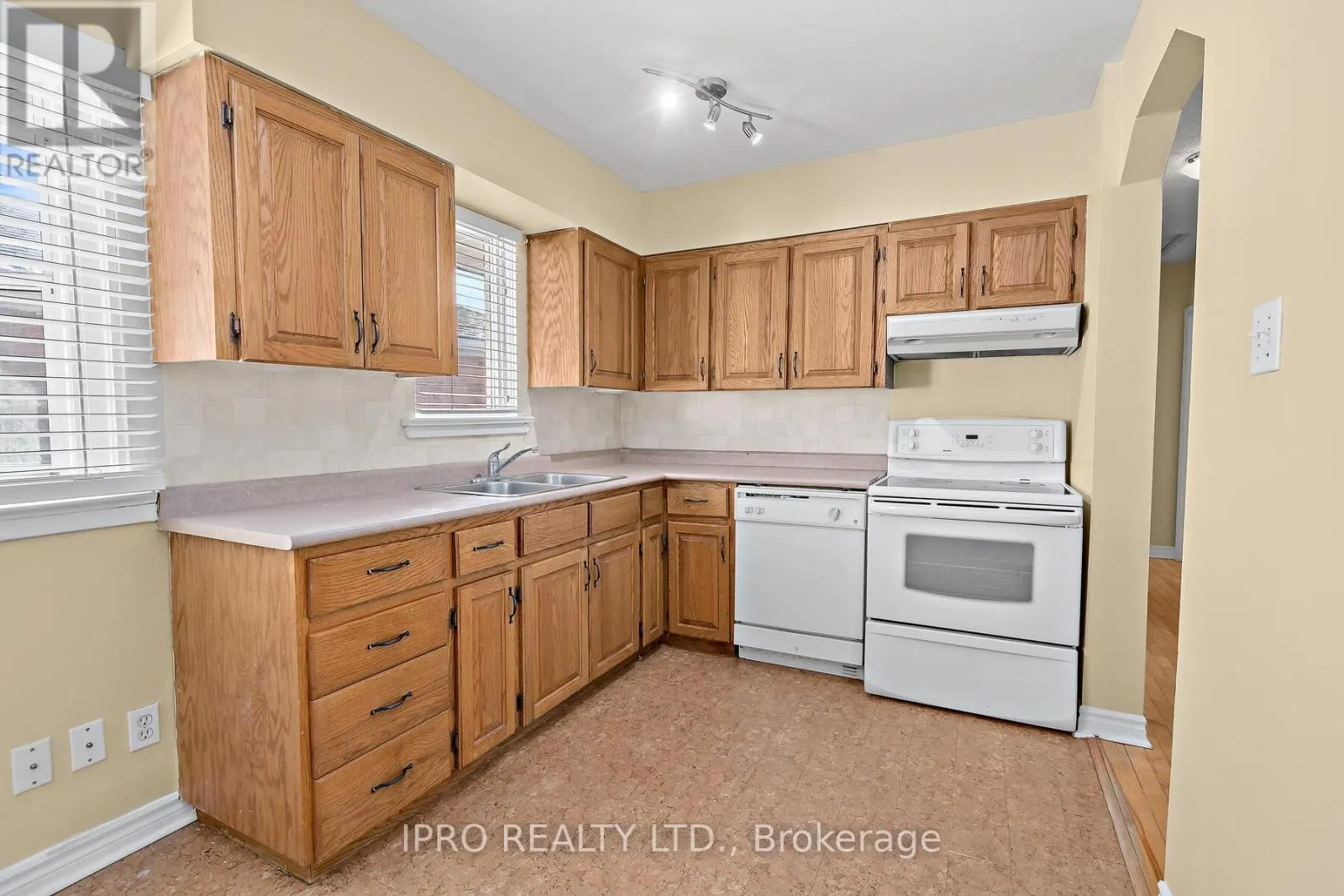 7 REXWAY DRIVE