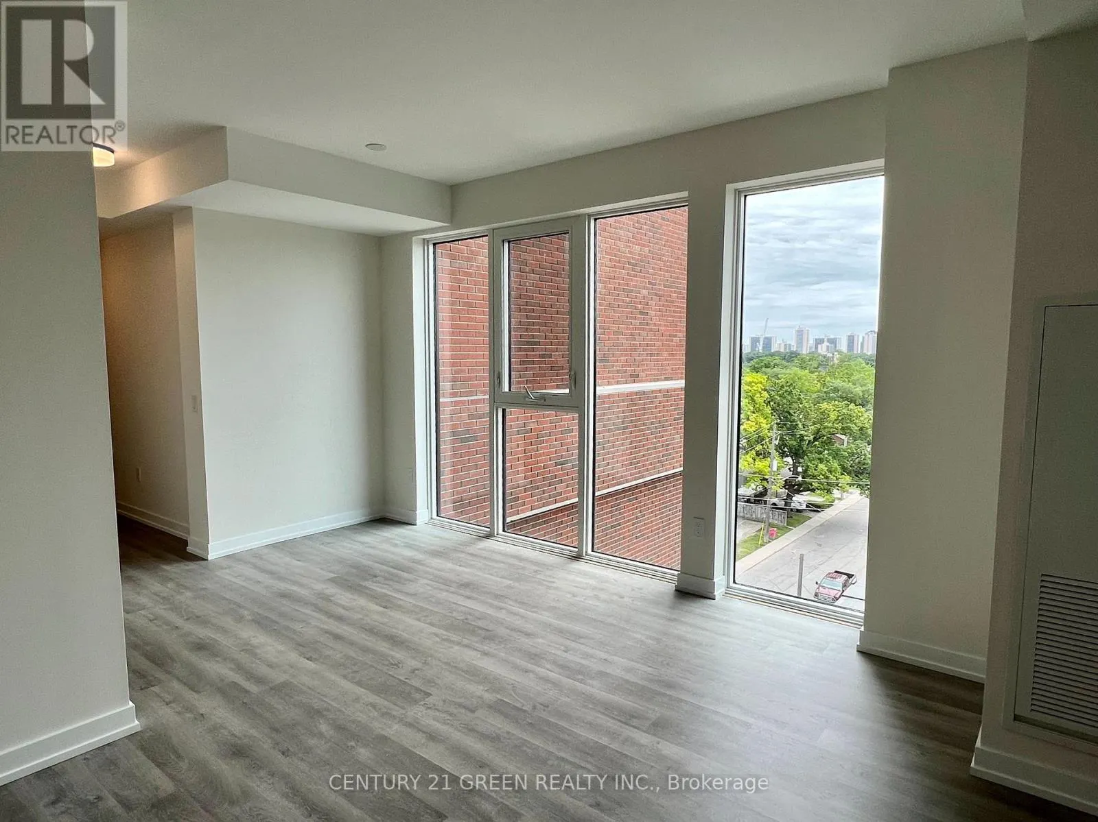703 - 2300 ST. CLAIR AVENUE W