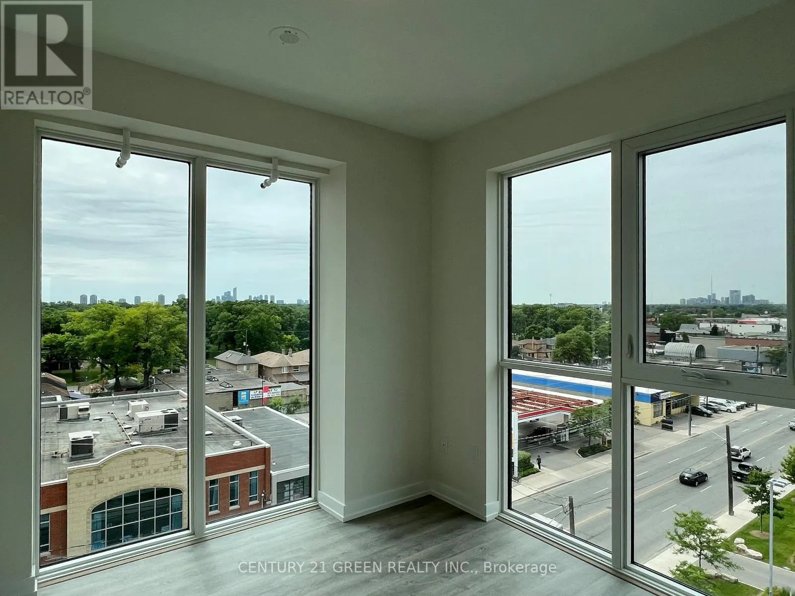 703 - 2300 ST. CLAIR AVENUE W