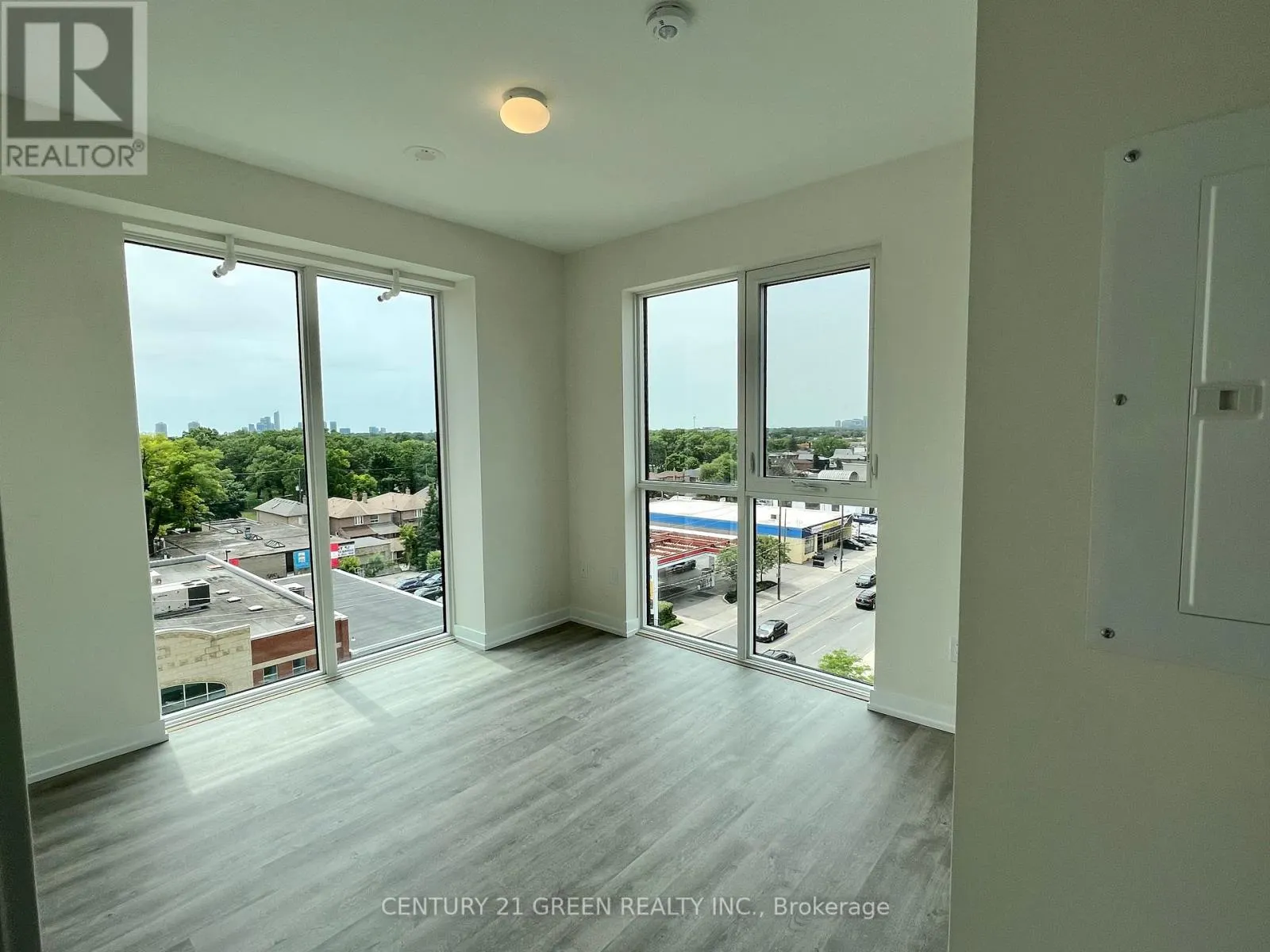 703 - 2300 ST. CLAIR AVENUE W