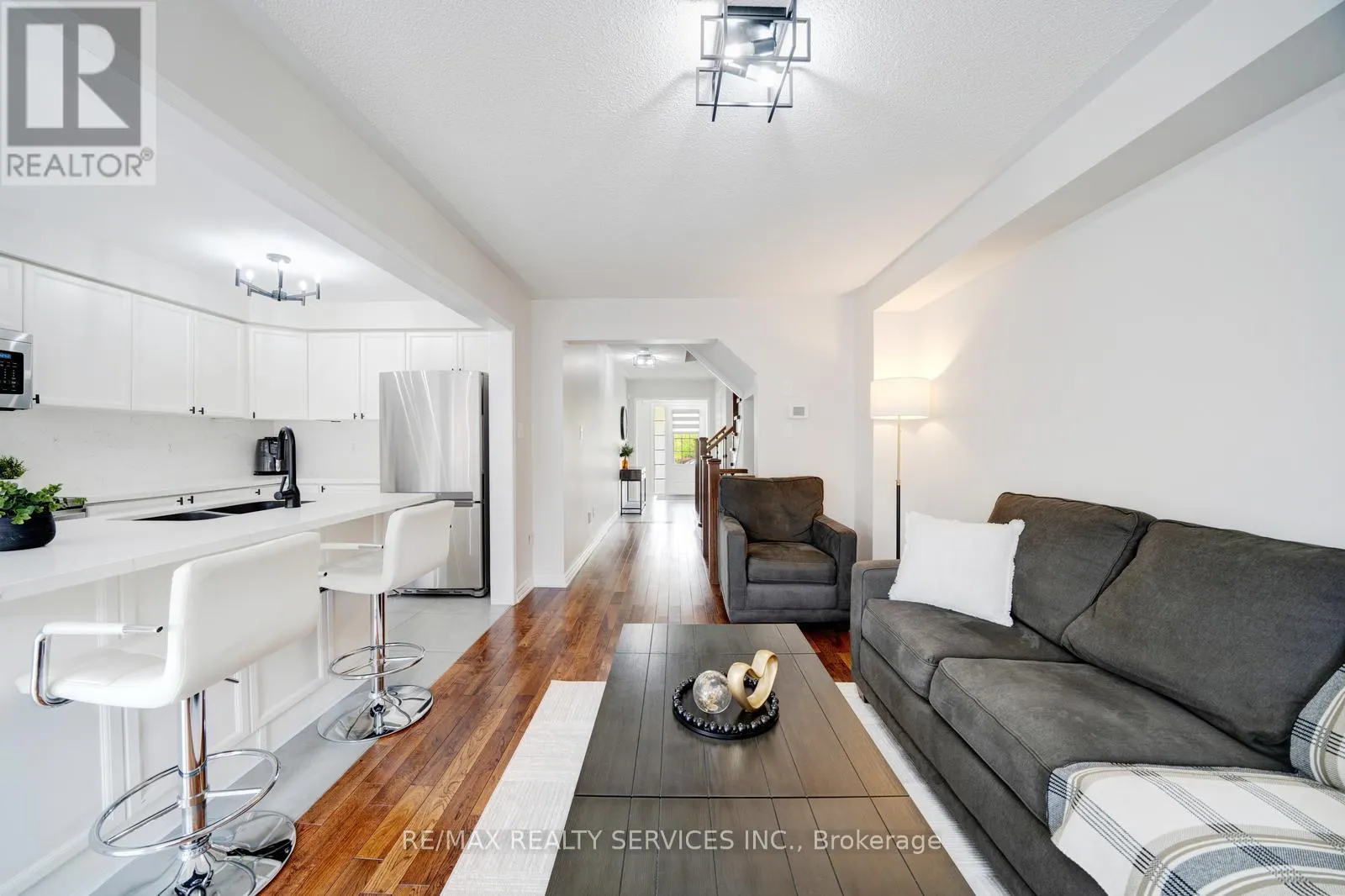 49 WOODCOTE CRESCENT