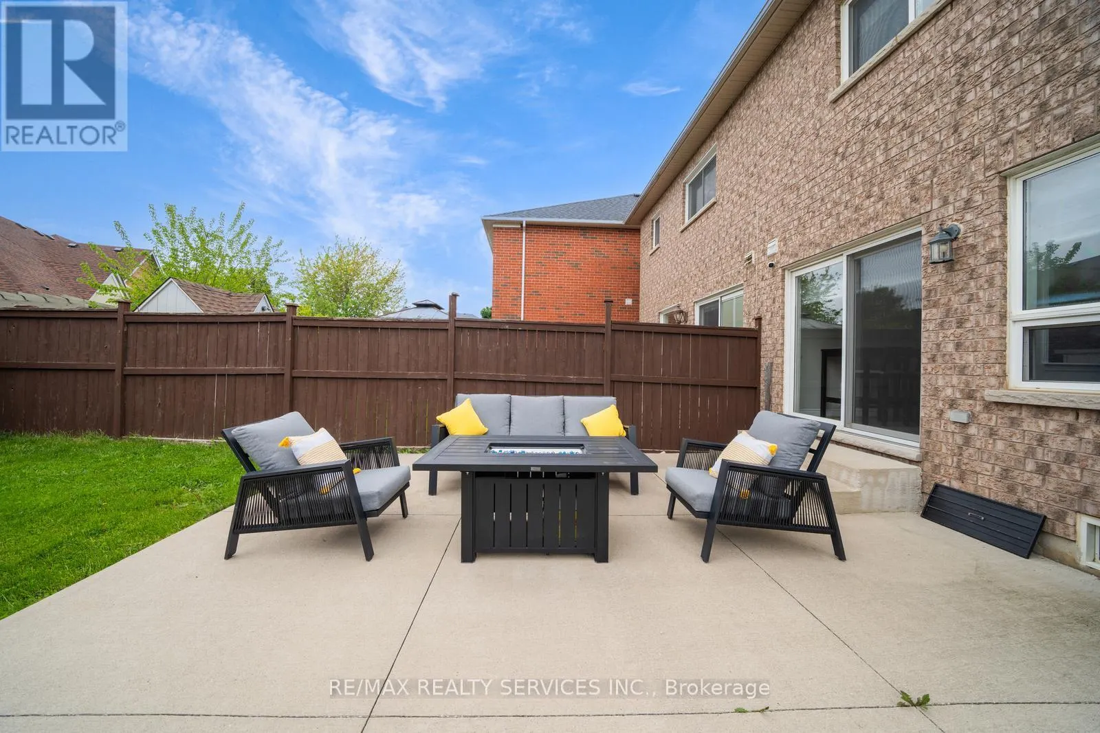 49 WOODCOTE CRESCENT