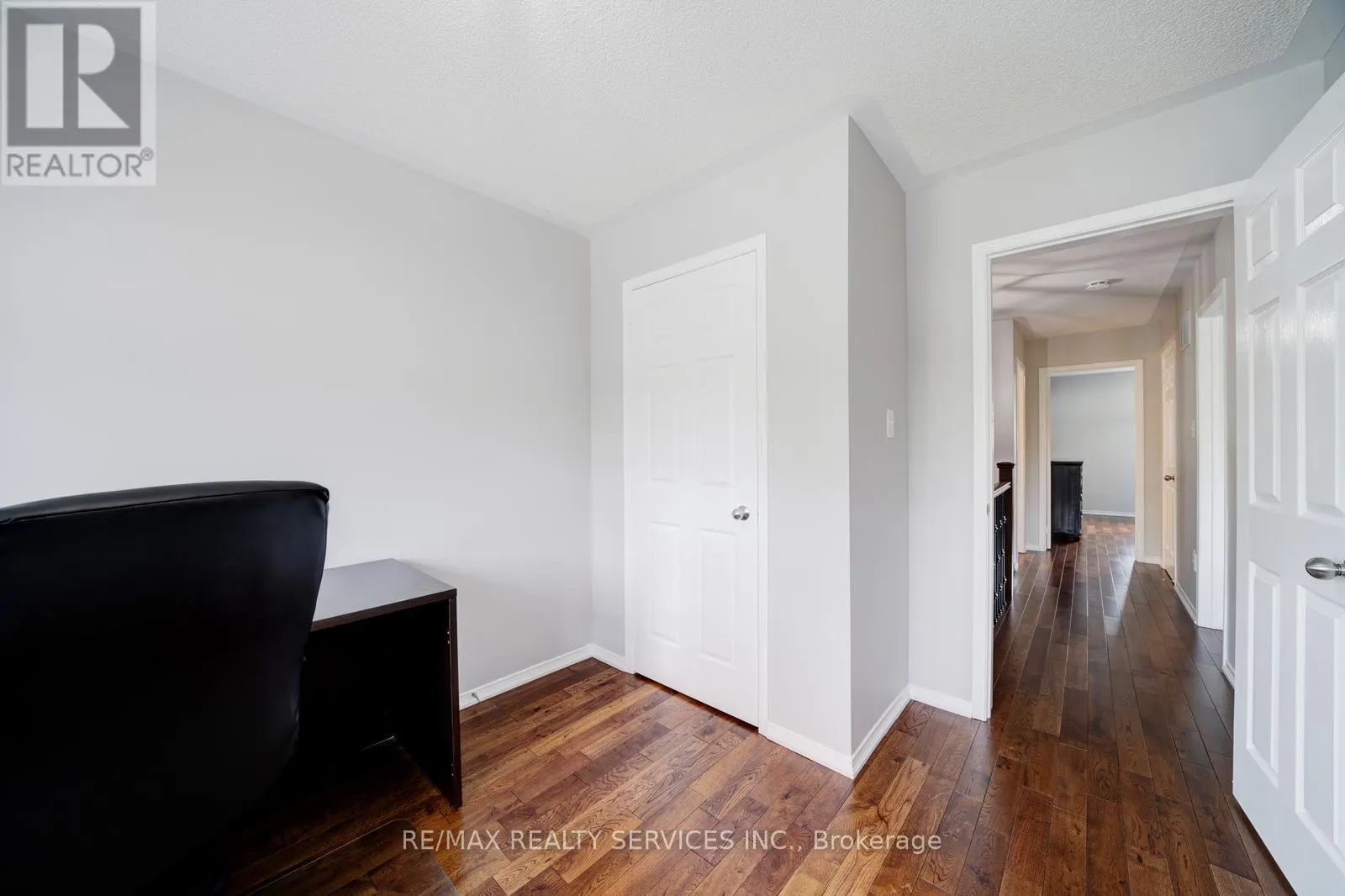 49 WOODCOTE CRESCENT