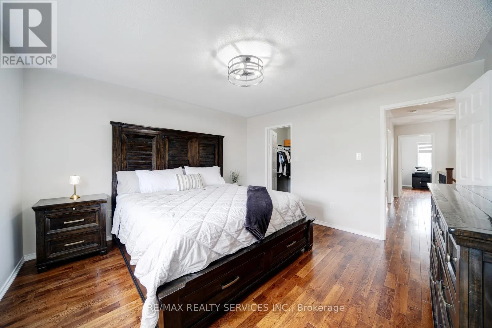 49 WOODCOTE CRESCENT