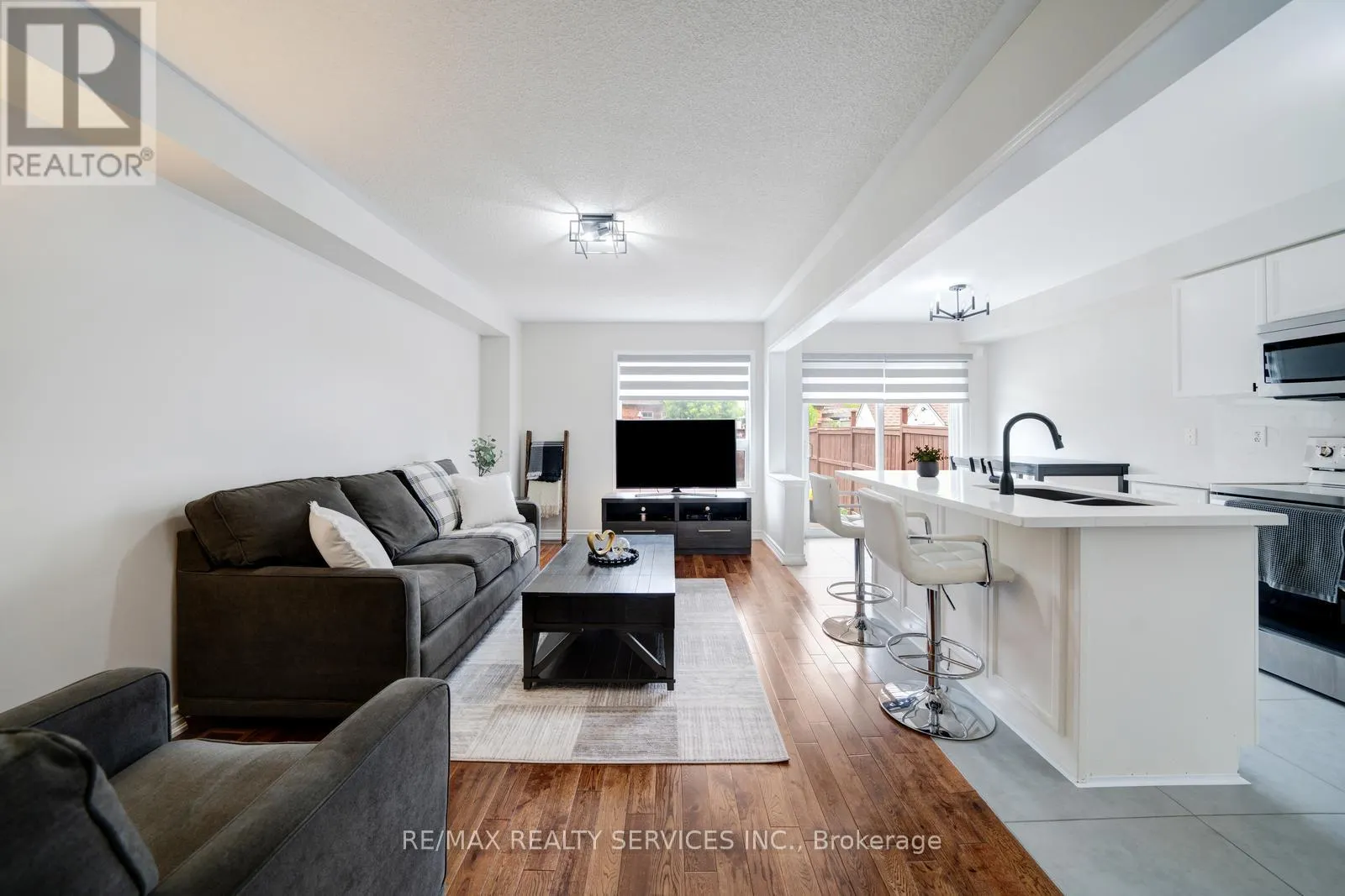 49 WOODCOTE CRESCENT