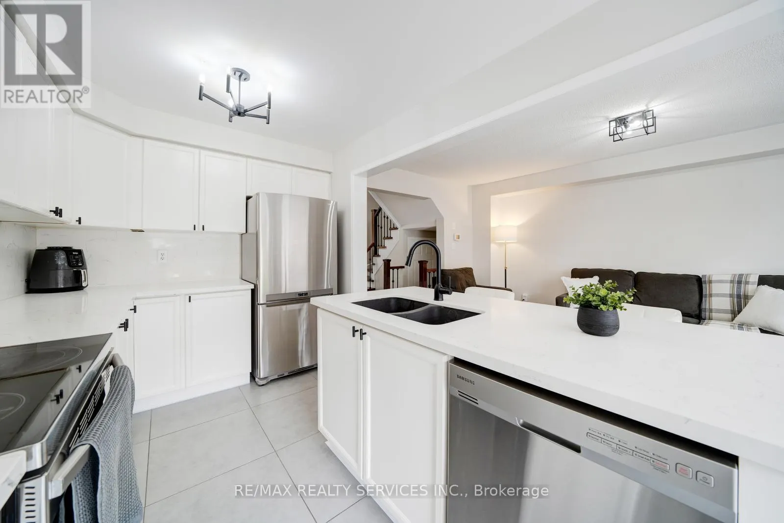 49 WOODCOTE CRESCENT