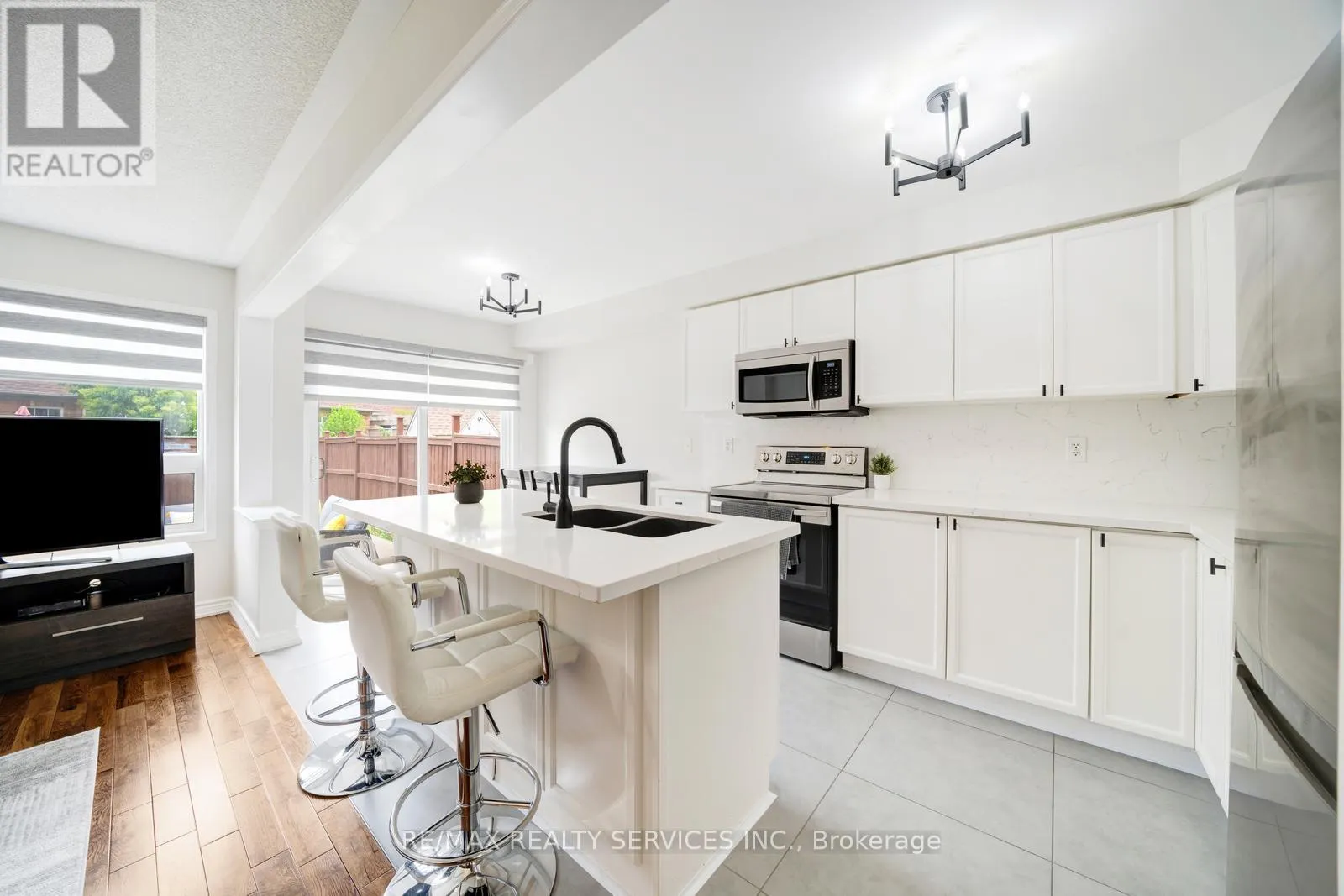 49 WOODCOTE CRESCENT