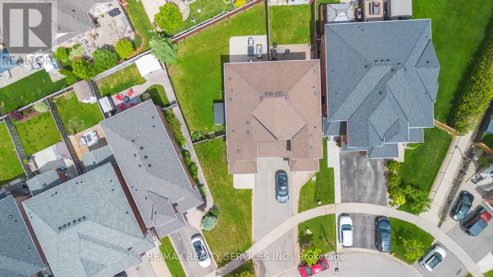 49 WOODCOTE CRESCENT
