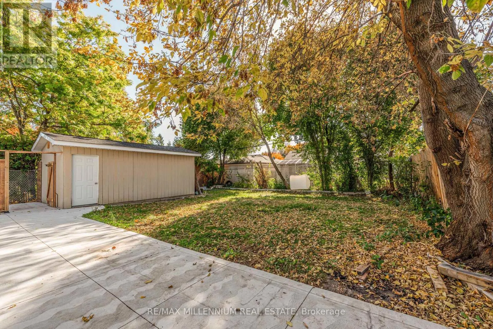 76 RAYLAWN CRESCENT