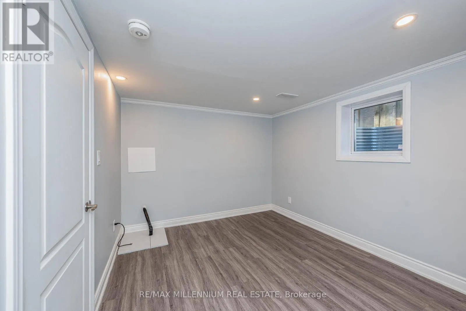 76 RAYLAWN CRESCENT