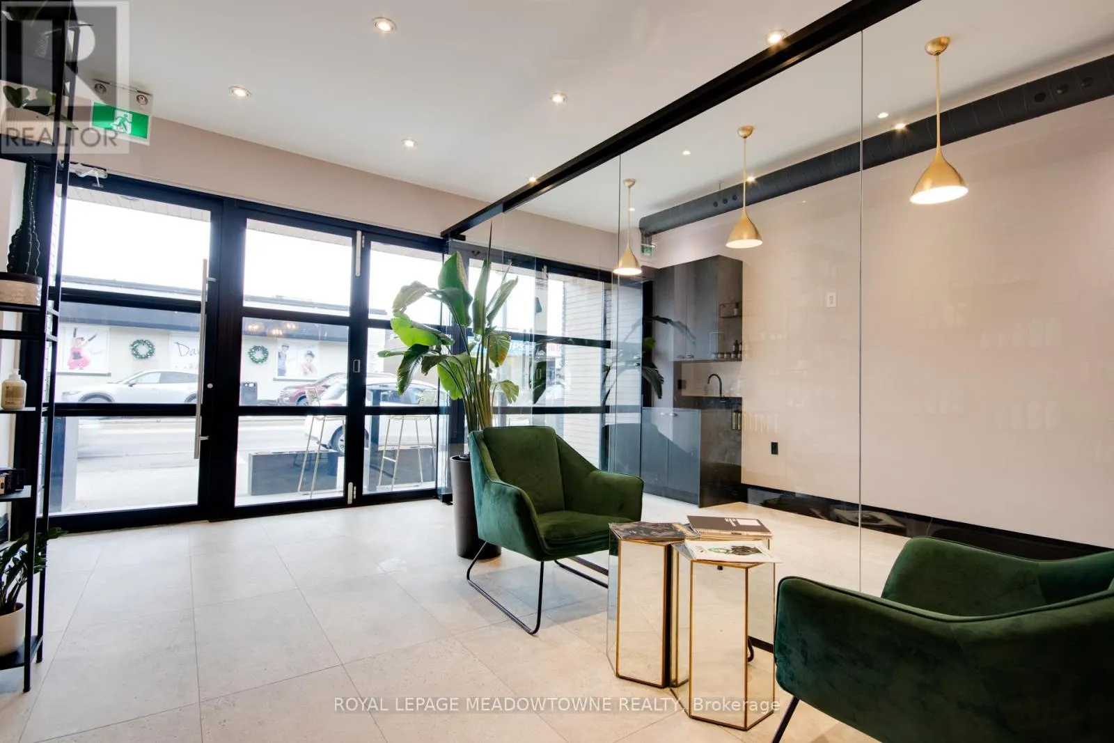 ROOM A - 43 MAIN STREET S
