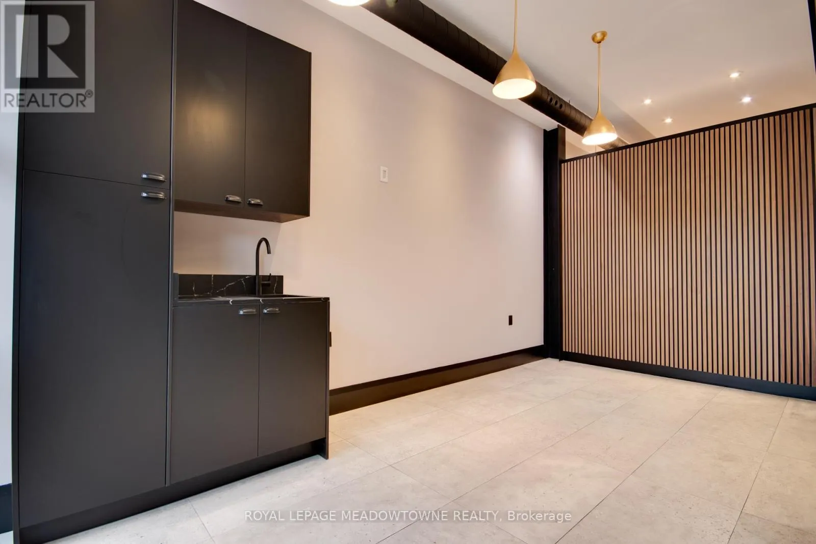 ROOM A - 43 MAIN STREET S