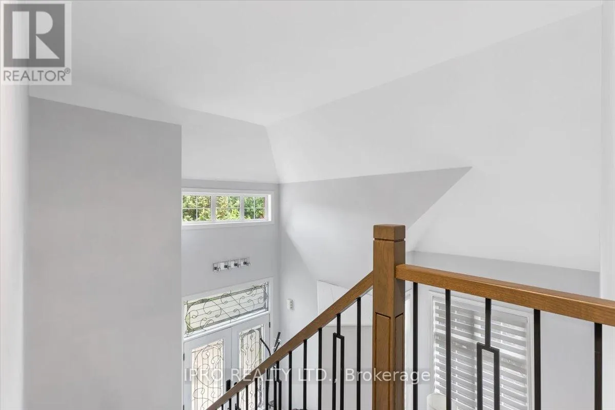5 CHAPLIN CRESCENT