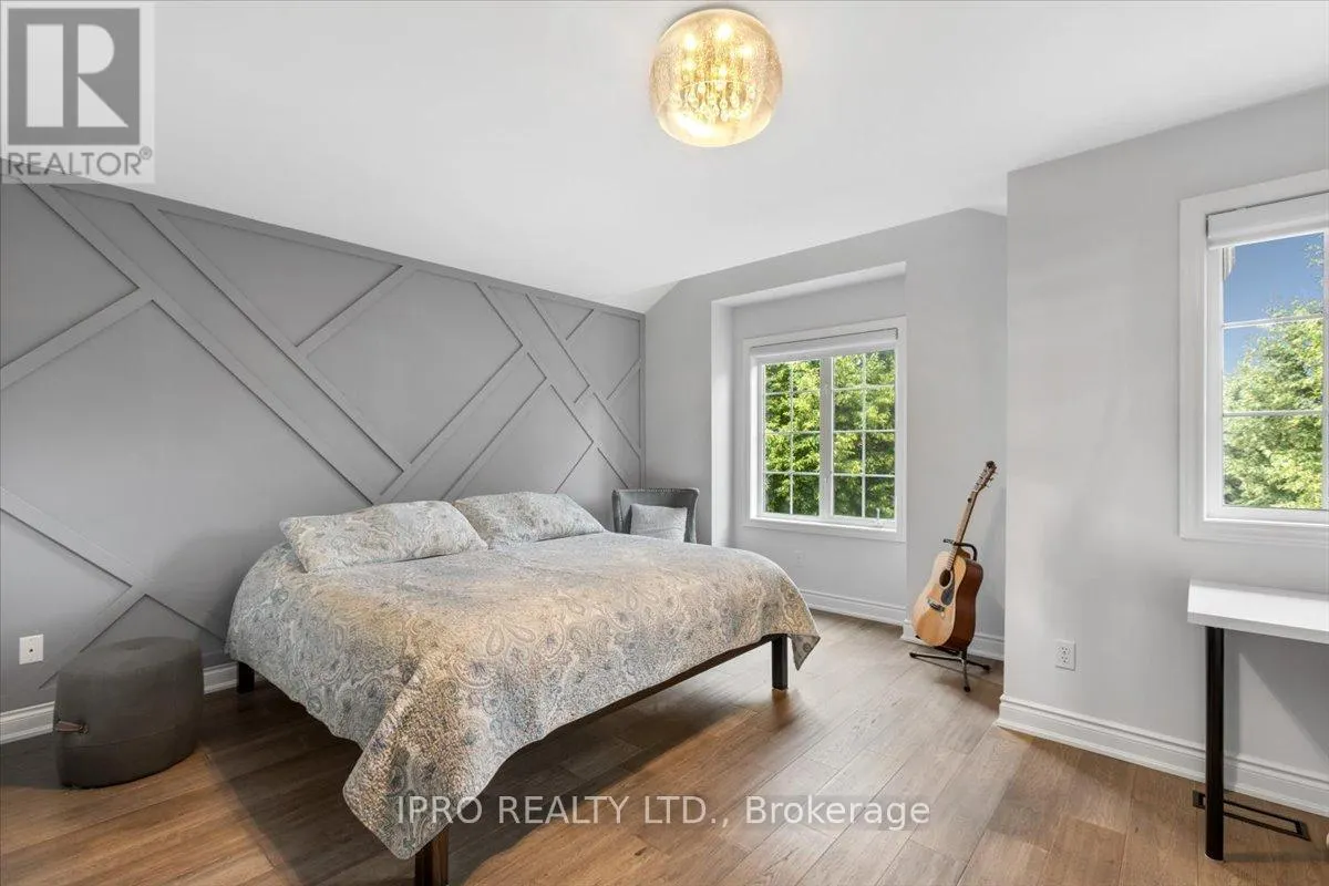 5 CHAPLIN CRESCENT