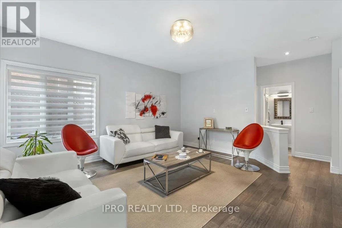 5 CHAPLIN CRESCENT