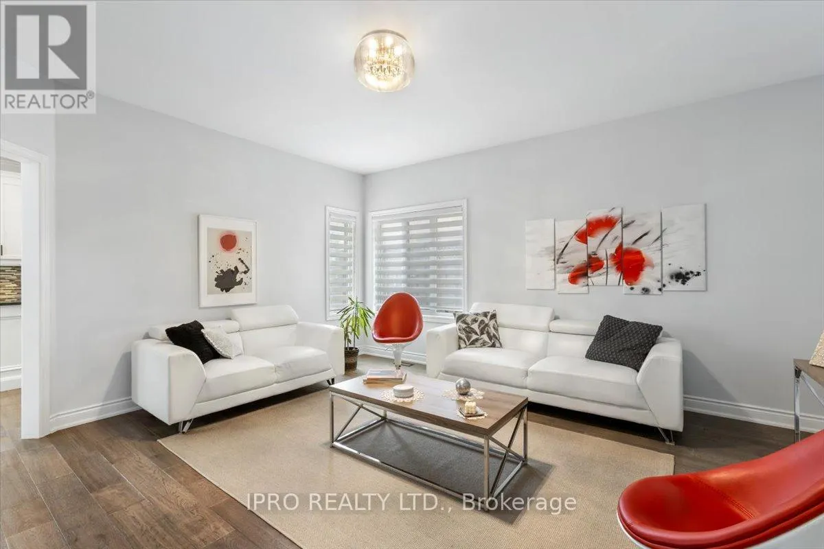 5 CHAPLIN CRESCENT