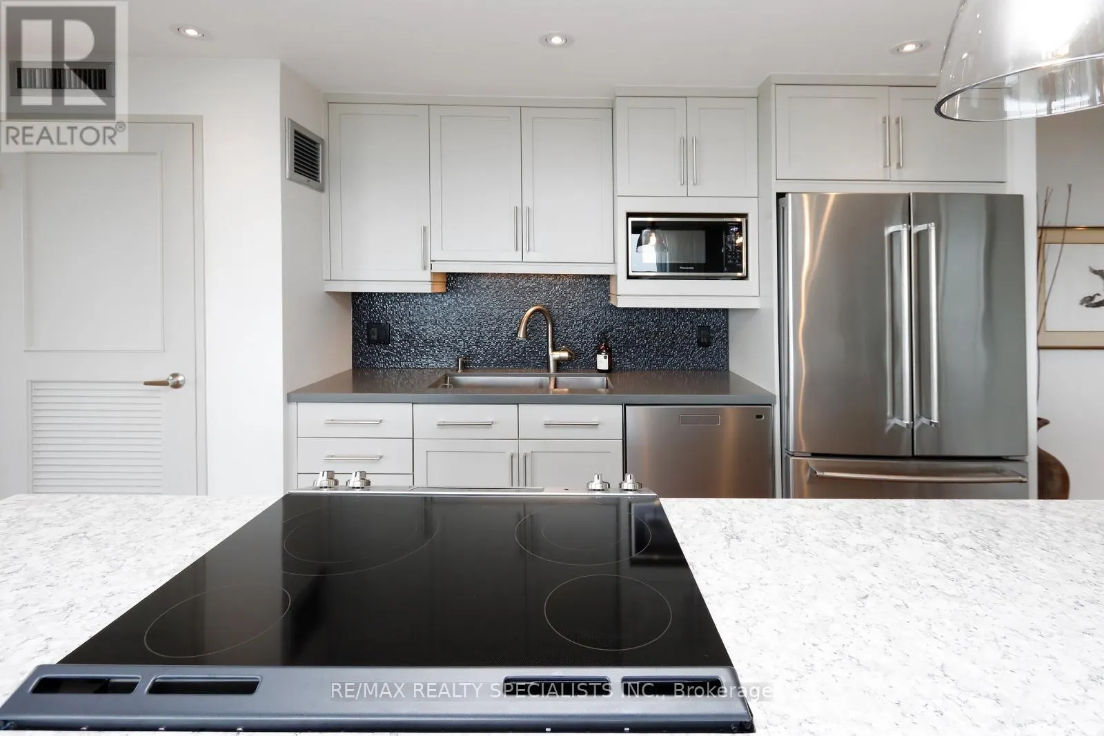 1911 - 1300 BLOOR STREET