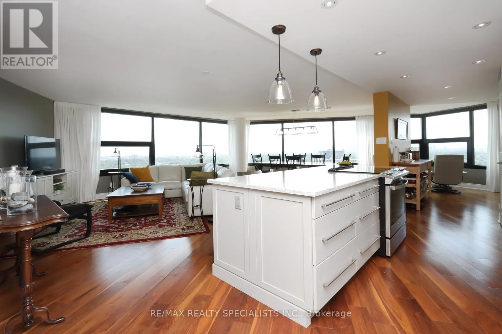 1911 - 1300 BLOOR STREET