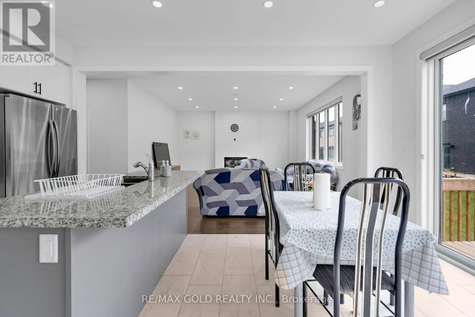12 VINCENA ROAD