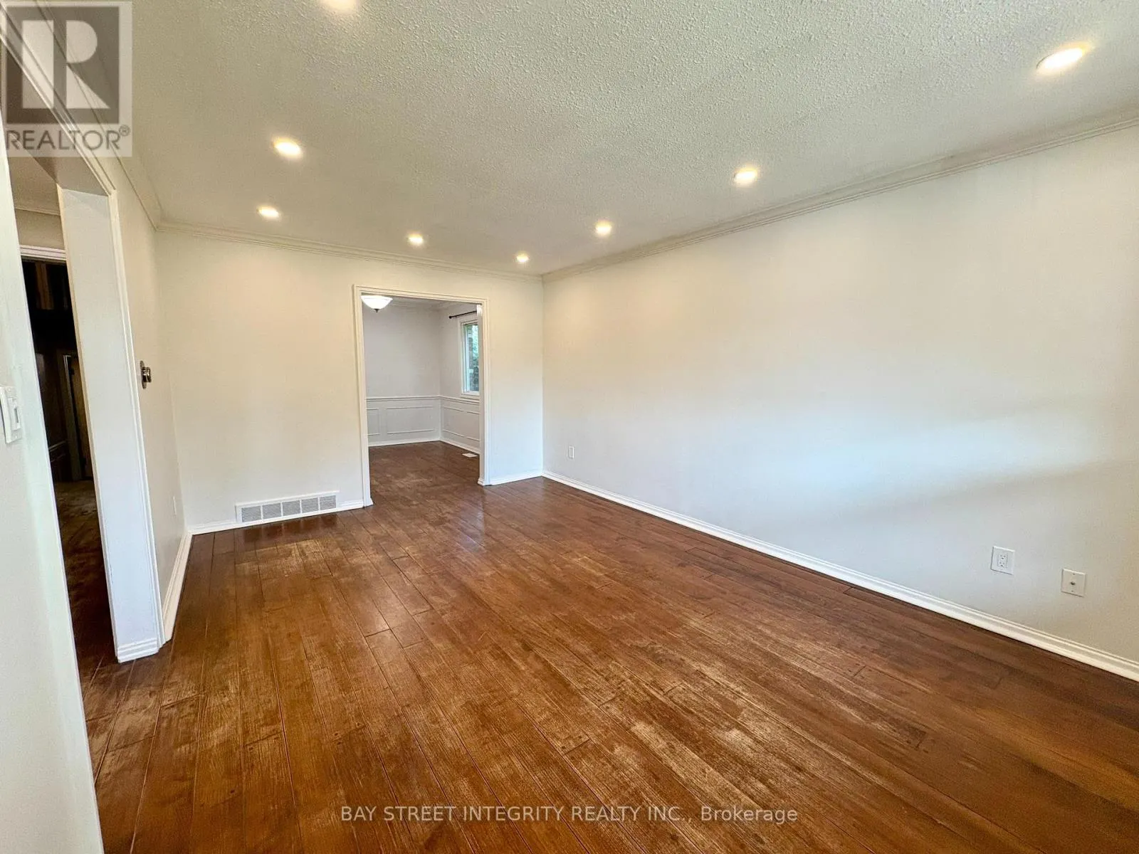 931 DAVID COURT