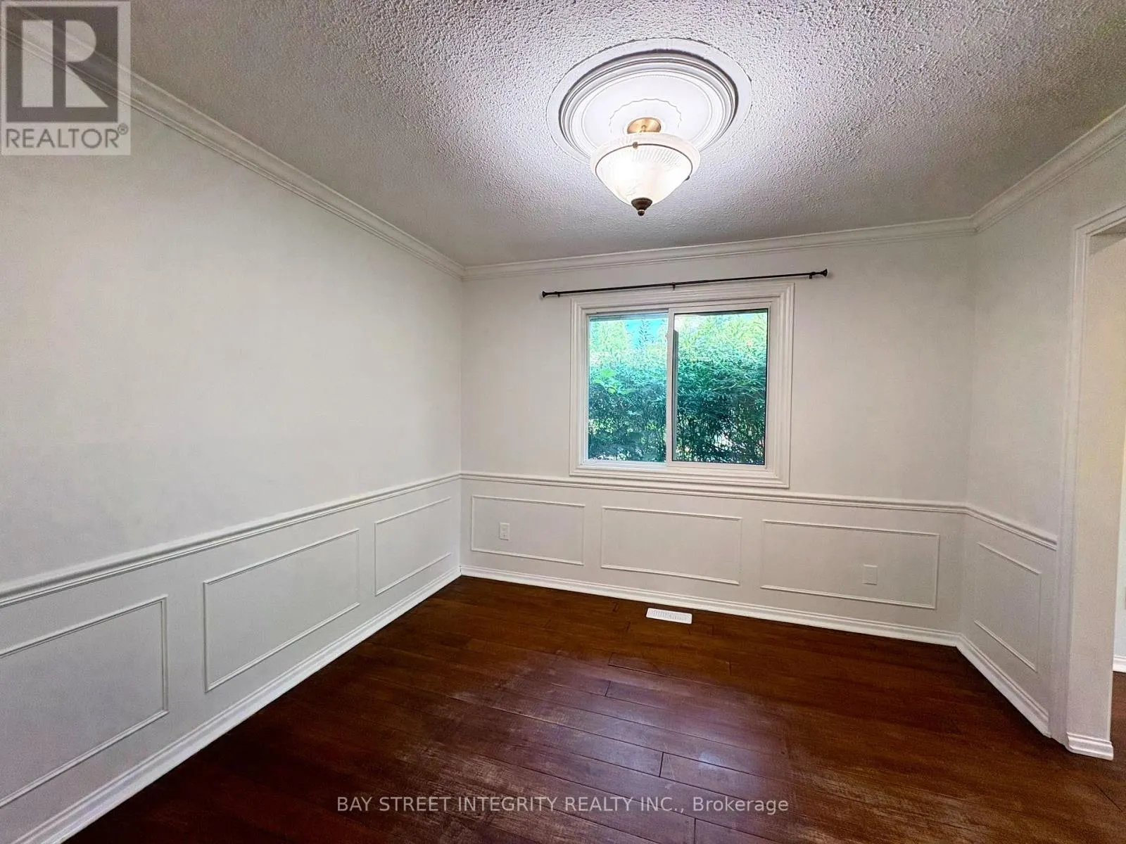 931 DAVID COURT