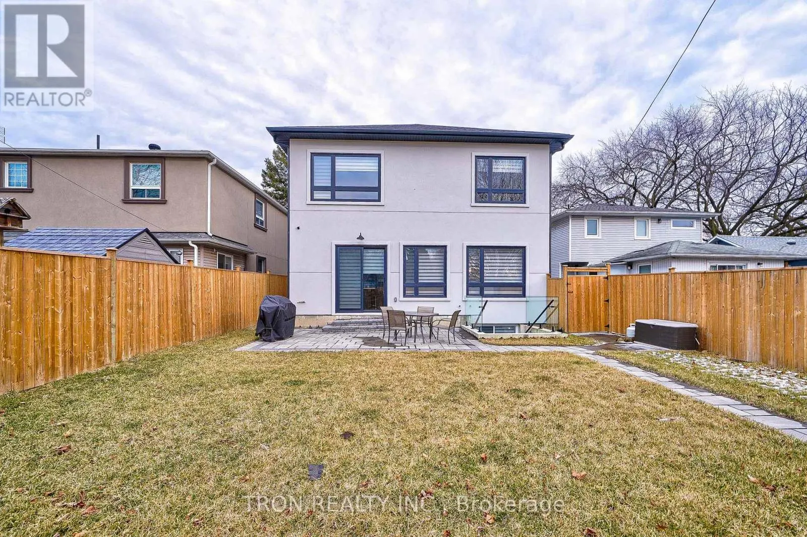 38 UNO DRIVE