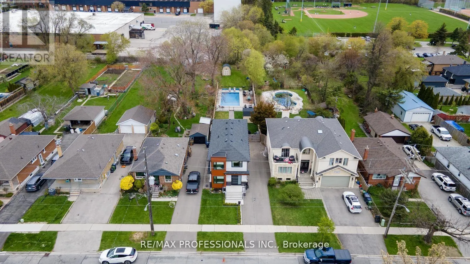 43 BELLMAN AVENUE