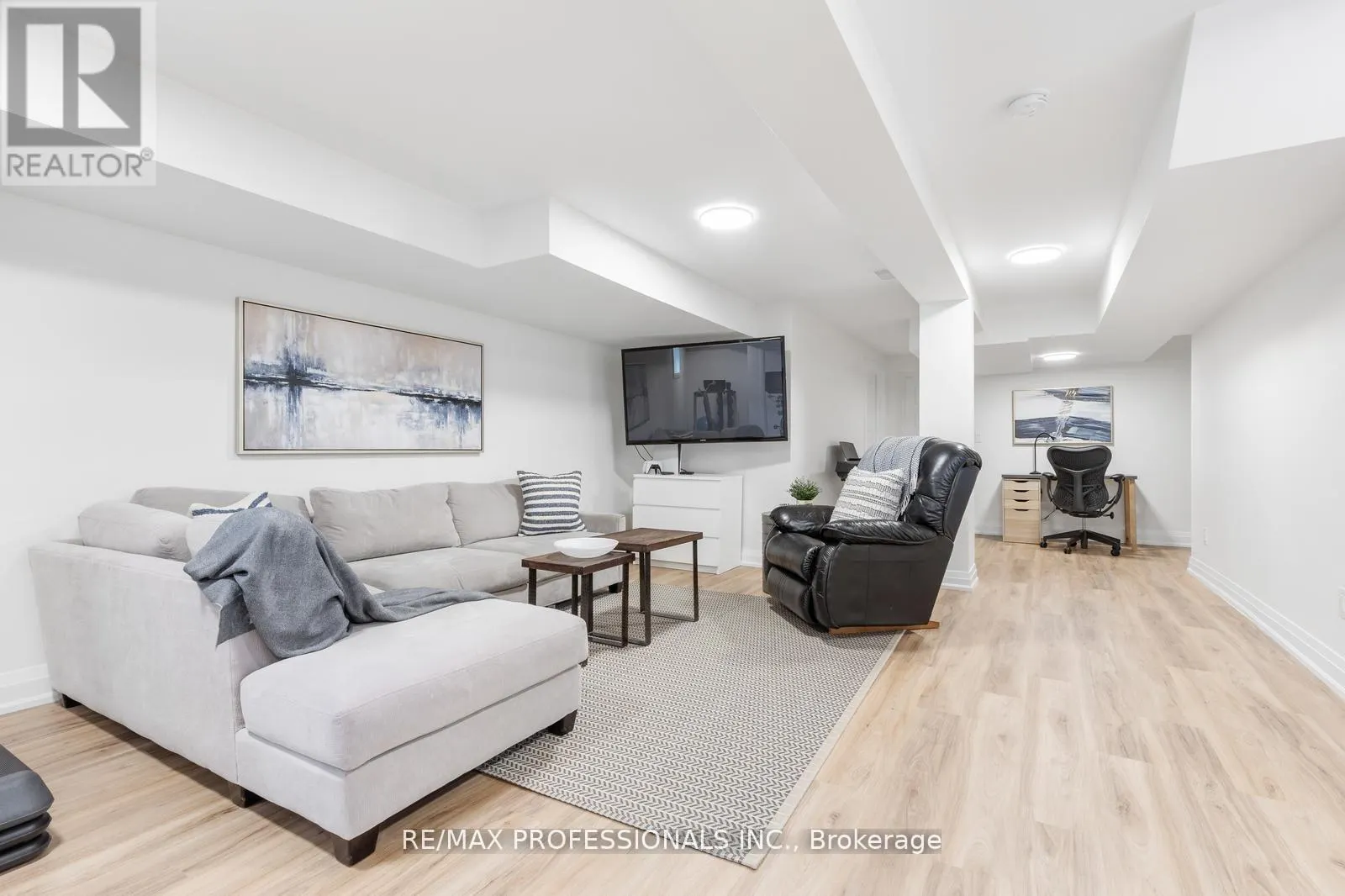 43 BELLMAN AVENUE