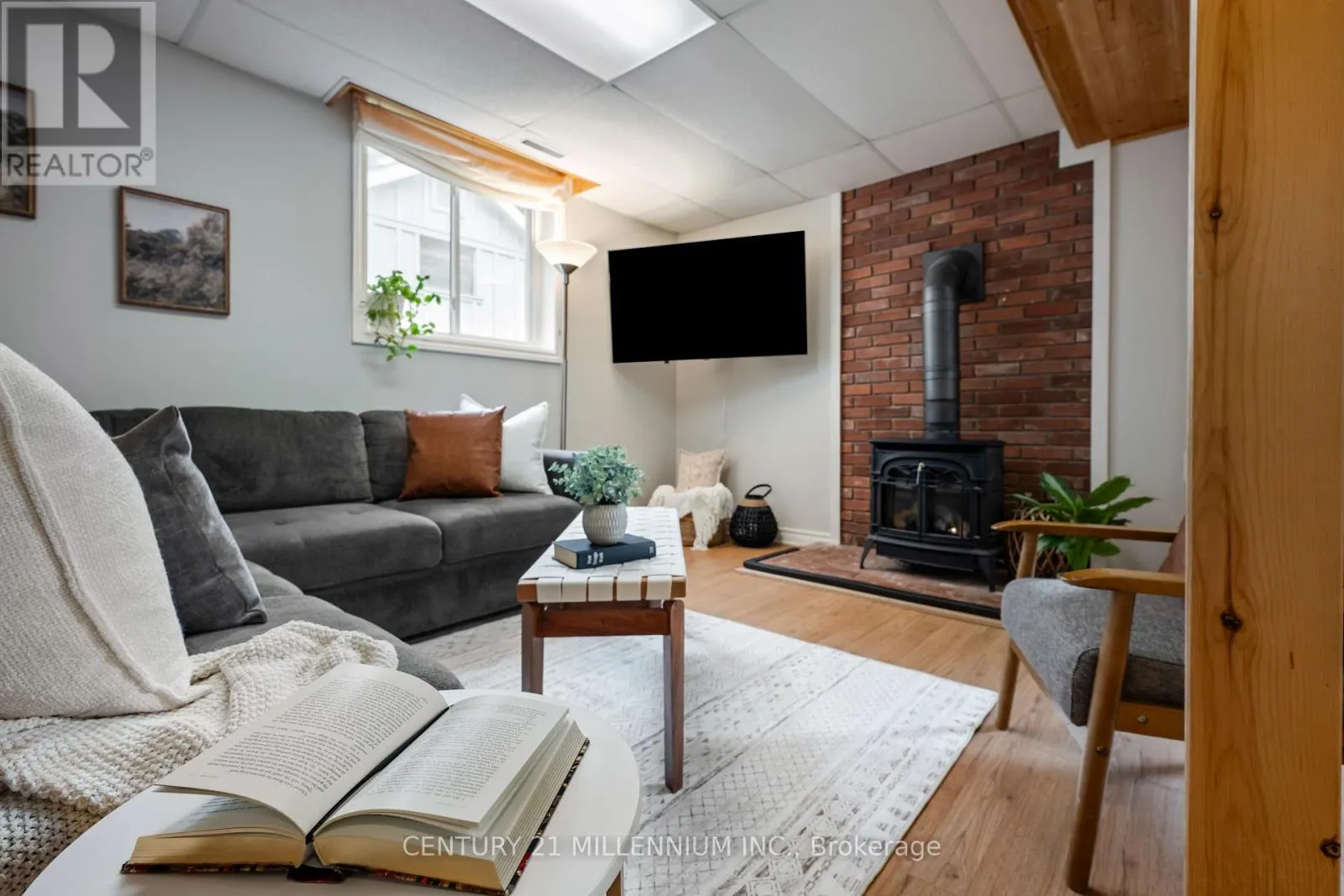 33 CALEDONIA ROAD