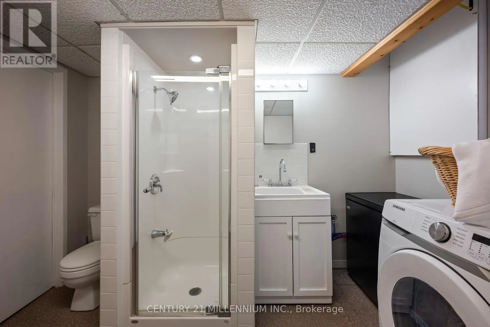 33 CALEDONIA ROAD